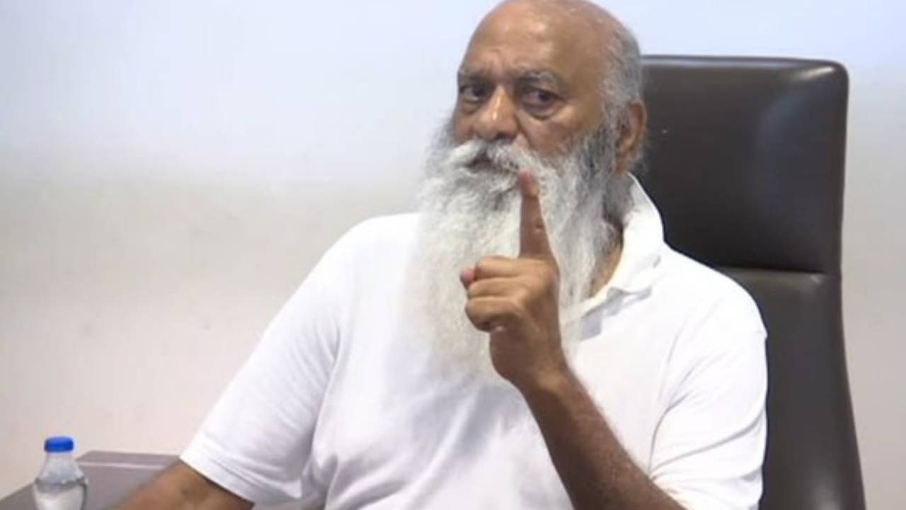 JC Prabhakar Reddy : మేము మొదలుపెడితే మీరు తట్టుకోలేరు.. వాళ్లకు జేసీ దివాకర్ రెడ్డి వార్నింగ్ JC Prabhakar Reddy : మేము మొదలుపెడితే మీరు తట్టుకోలేరు.. వాళ్లకు జేసీ దివాకర్ రెడ్డి వార్నింగ్