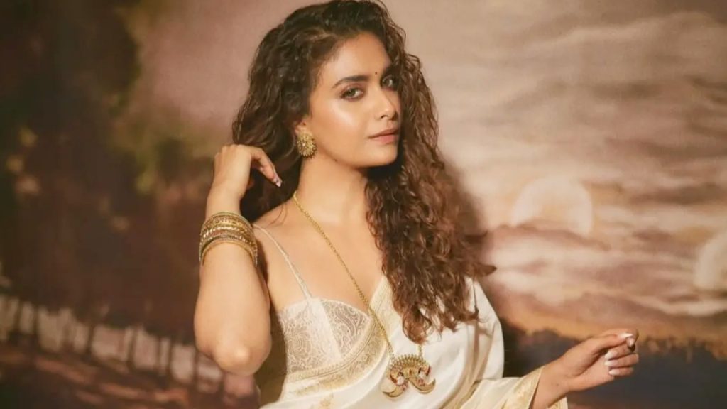 Keerthy Suresh selected as heroine in Vijay Deverakonda's Rowdy Janardhana