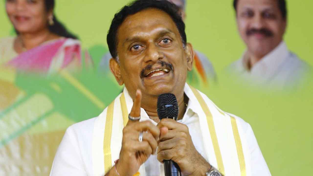 Kesineni Sivanath: వైసీపీ కోవర్టులు ఎవరో అందరికీ తెలుసు.. వారి అంతు చూస్తా- ఎంపీ కేశినేని చిన్ని సంచలన వ్యాఖ్యలు Kesineni Sivanath: వైసీపీ కోవర్టులు ఎవరో అందరికీ తెలుసు.. వారి అంతు చూస్తా- ఎంపీ కేశినేని చిన్ని సంచలన వ్యాఖ్యలు