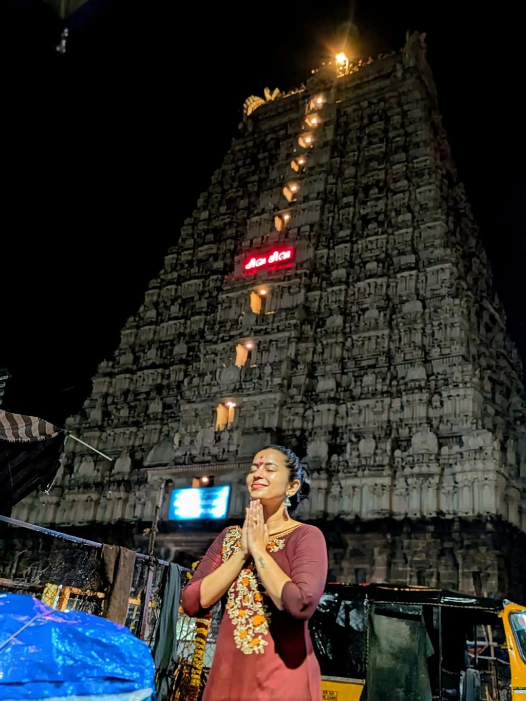 Komalee Prasad Visits Arunachalam Temple