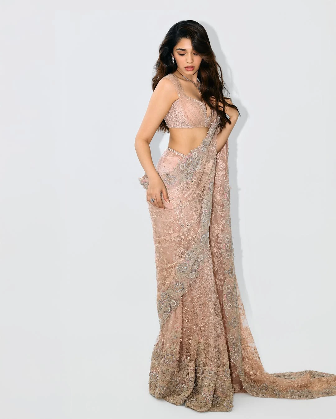 Krithi Shetty Shines in Saree