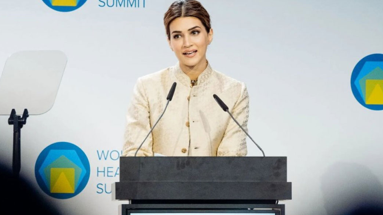 Kriti Sanon: బాలీవుడ్ బ్యూటీ కృతి సనన్ కి అరుదైన గౌరవం.. తొలి భారతీయ నటిగా రికార్డ్ Kriti Sanon: బాలీవుడ్ బ్యూటీ కృతి సనన్ కి అరుదైన గౌరవం.. తొలి భారతీయ నటిగా రికార్డ్