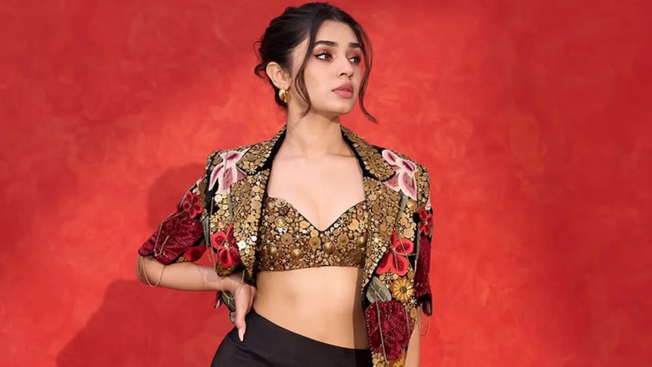 Krithi Shetty: మళ్ళీ నిరాశే ఎదురయ్యింది.. బాలీవుడ్ ప్రాజెక్టు నుంచి కూడా తీసేశారు.. పాపం కృతి శెట్టి Krithi Shetty: మళ్ళీ నిరాశే ఎదురయ్యింది.. బాలీవుడ్ ప్రాజెక్టు నుంచి కూడా తీసేశారు.. పాపం కృతి శెట్టి