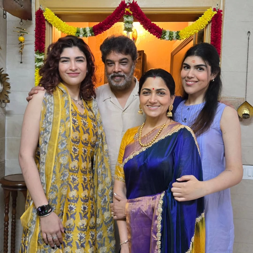 Kushboo Sundar Diwali Celebrations with Family