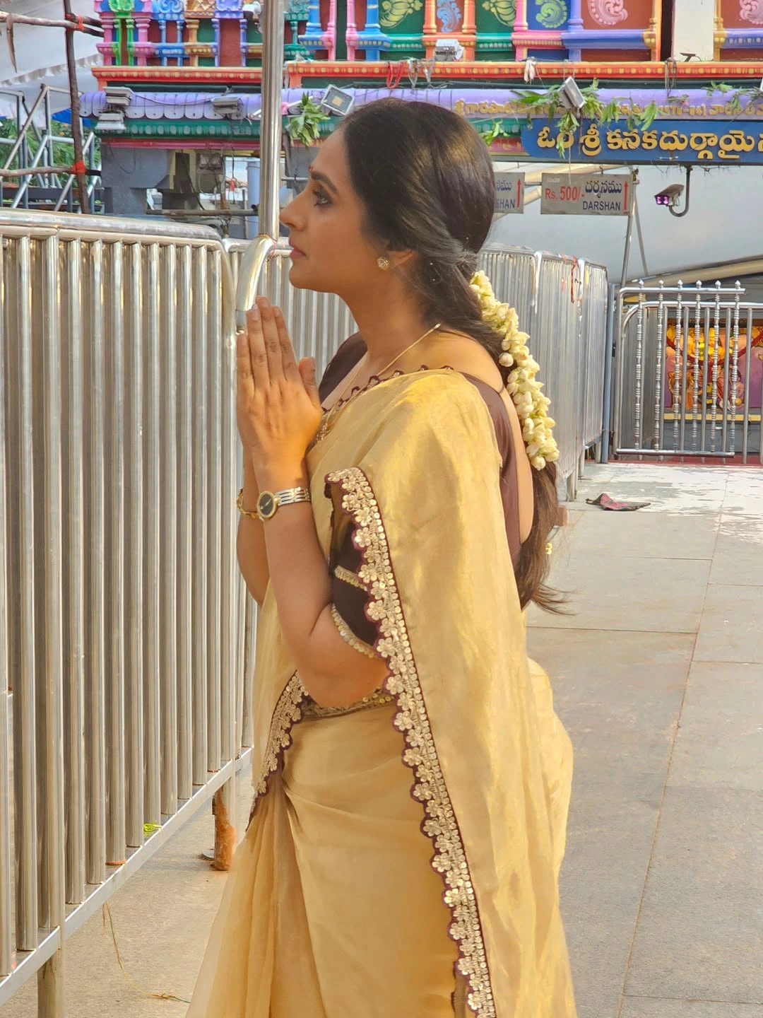Actress Laya Visited Vijayawada Kankadurga Temple