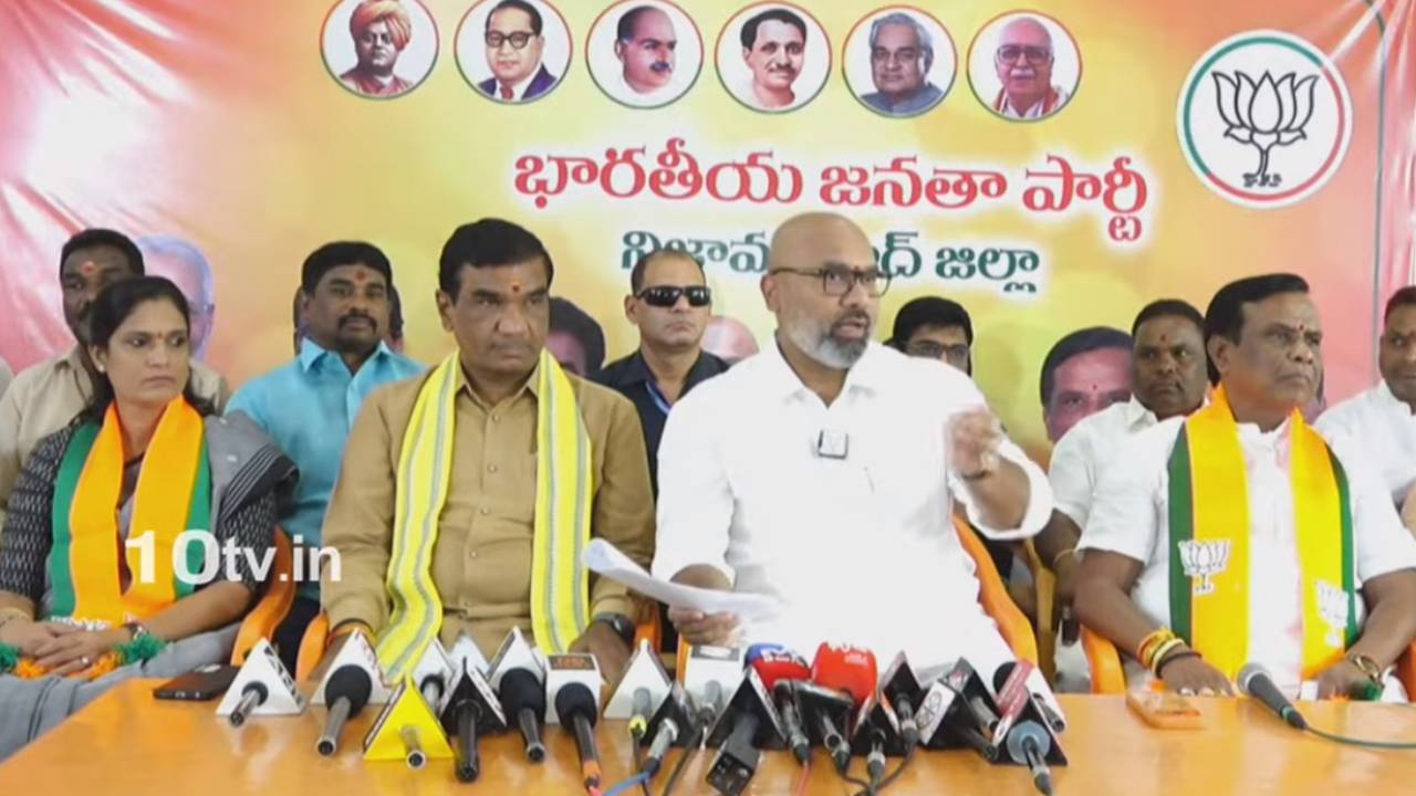 MP Arvind : సీఎం రేవంత్ రెడ్డికి డెడ్లైన్ పెట్టిన బీజేపీ ఎంపీ అరవింద్.. కేటీఆర్ వ్యాఖ్యలపై ఫైర్ MP Arvind : సీఎం రేవంత్ రెడ్డికి డెడ్లైన్ పెట్టిన బీజేపీ ఎంపీ అరవింద్.. కేటీఆర్ వ్యాఖ్యలపై ఫైర్
