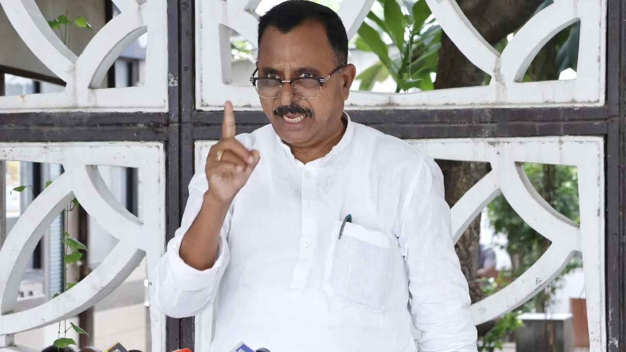 Telangana Congress: నేతలు లైన్ దాటుతున్నా, టంగ్ స్లిప్ అవుతున్నా యాక్షన్ ఏది? తెలంగాణ కాంగ్రెస్ క్రమశిక్షణ కమిటీ ఎక్కడ? Telangana Congress: నేతలు లైన్ దాటుతున్నా, టంగ్ స్లిప్ అవుతున్నా యాక్షన్ ఏది? తెలంగాణ కాంగ్రెస్ క్రమశిక్షణ కమిటీ ఎక్కడ?
