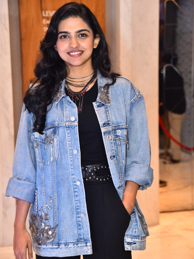 Mamitha Baiju Cute Photos at Dude Movie Pre Release Event