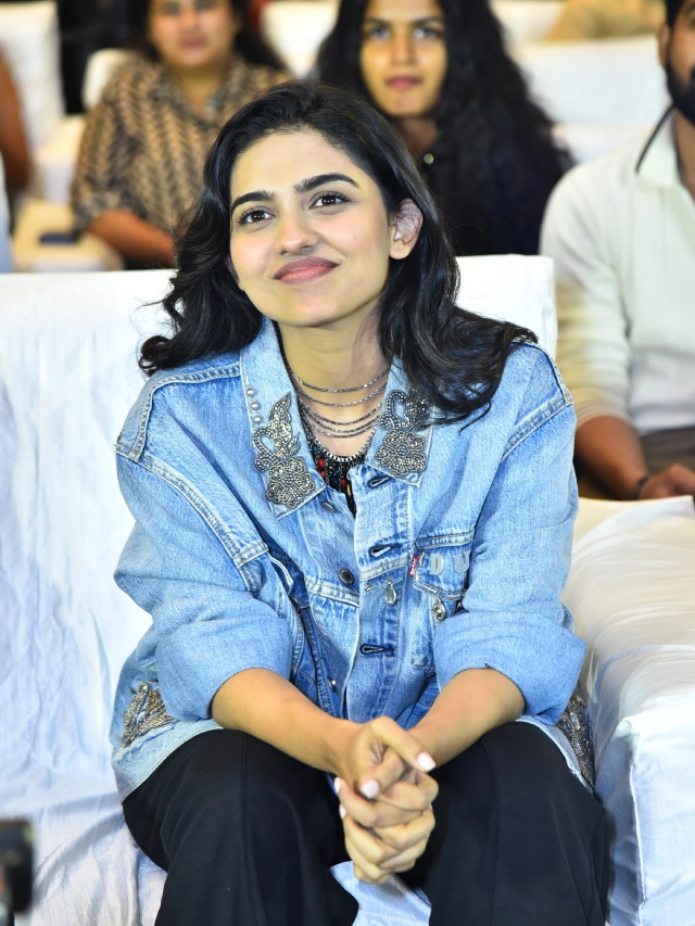 Mamitha Baiju Cute Photos at Dude Movie Pre Release Event