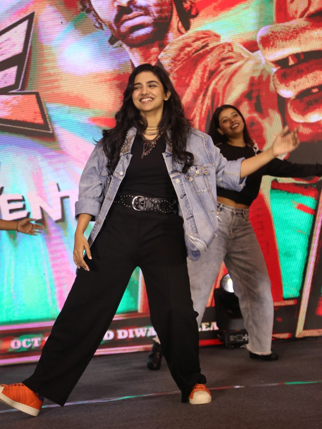 Mamitha Baiju Cute Photos at Dude Movie Pre Release Event