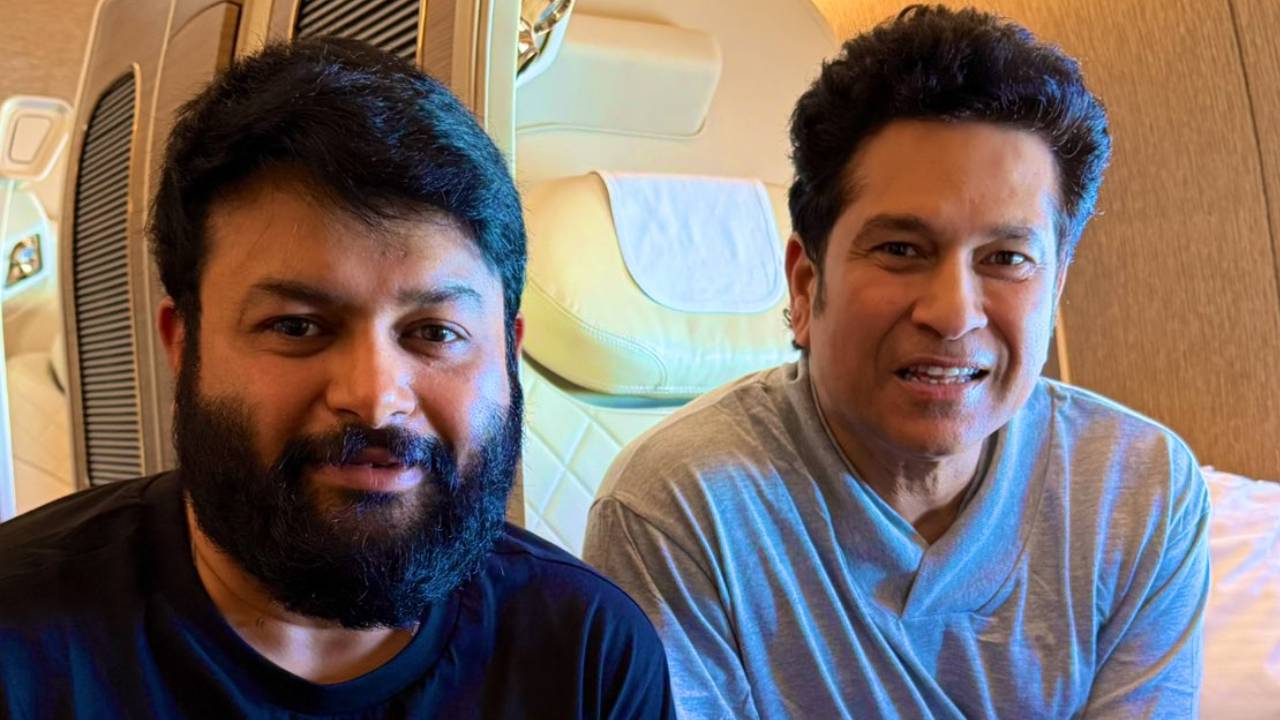 Thaman : తమన్ బ్యాటింగ్ స్కిల్స్కు సచిన్ ఫిదా.. త్వరలోని ఇద్దరూ కలిసి.. ట్వీట్ వైరల్.. Thaman : తమన్ బ్యాటింగ్ స్కిల్స్కు సచిన్ ఫిదా.. త్వరలోని ఇద్దరూ కలిసి.. ట్వీట్ వైరల్..