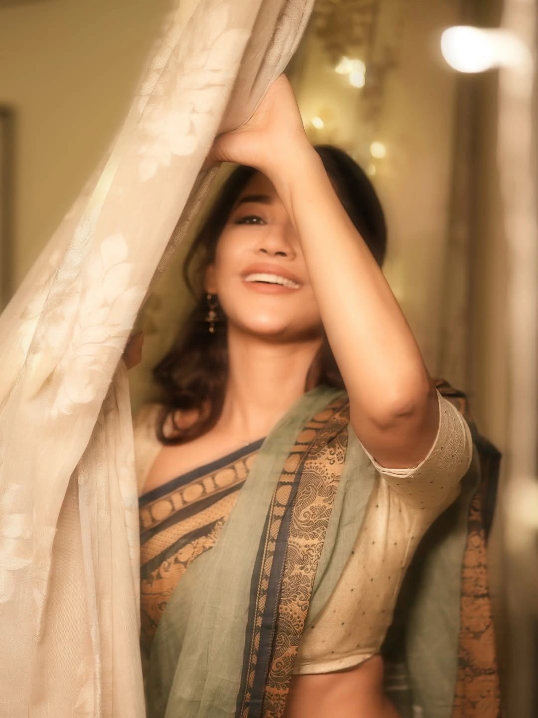 Nabha Natesh Shows her Beauty in Saree