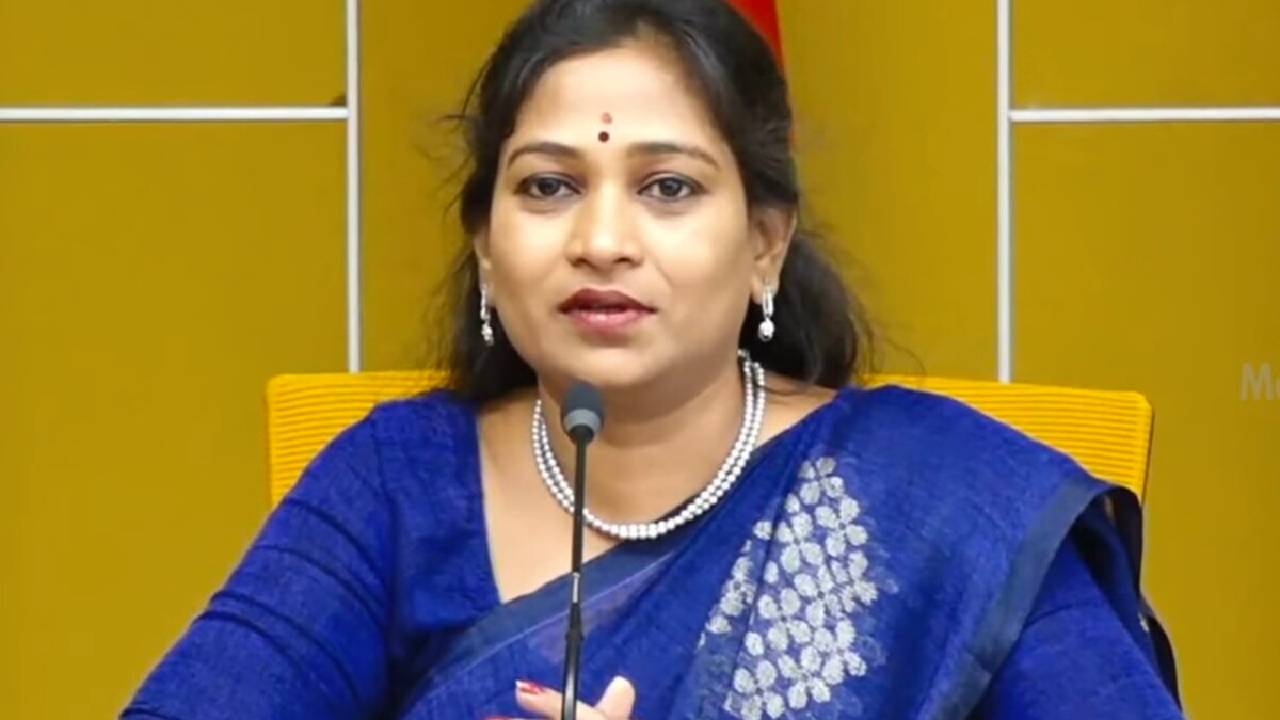 మొంథా తుపాను వేళ వారు ఇలా చేస్తున్నారు.. అలాంటి వారిపై చర్యలు ఉంటాయి: హోంమంత్రి అనిత మొంథా తుపాను వేళ వారు ఇలా చేస్తున్నారు.. అలాంటి వారిపై చర్యలు ఉంటాయి: హోంమంత్రి అనిత