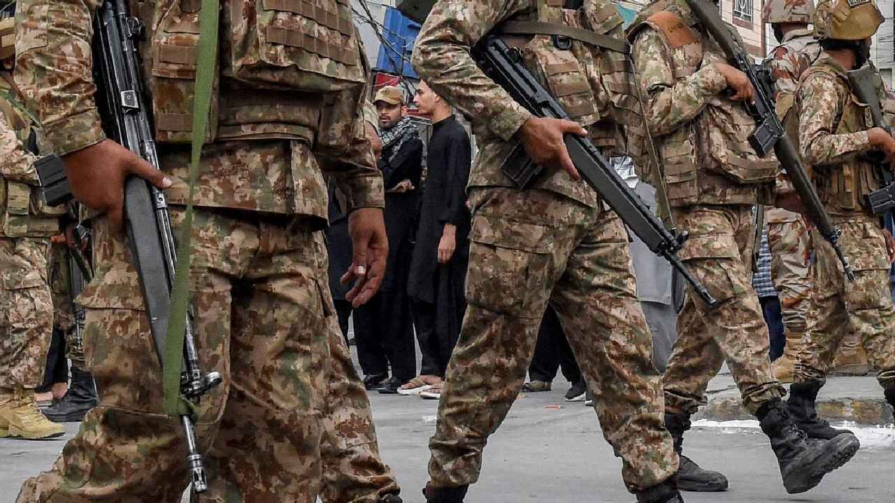 POK Firing: పాకిస్తాన్ సైన్యం కిరాతకం.. పౌరులపై విచక్షణారహితంగా కాల్పులు.. 8మంది మృతి.. POK Firing: పాకిస్తాన్ సైన్యం కిరాతకం.. పౌరులపై విచక్షణారహితంగా కాల్పులు.. 8మంది మృతి..