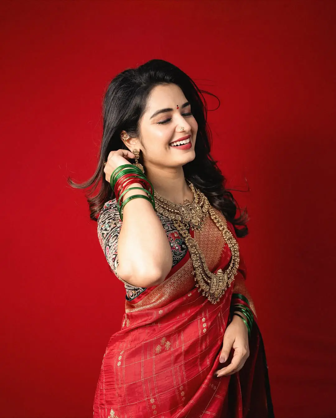 Priyanka Jain traditional photoshoot goes viral on social media (11)