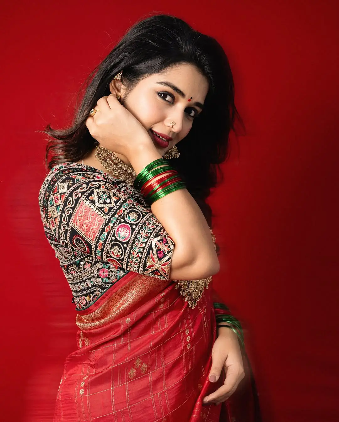 Priyanka Jain traditional photoshoot goes viral on social media (2)