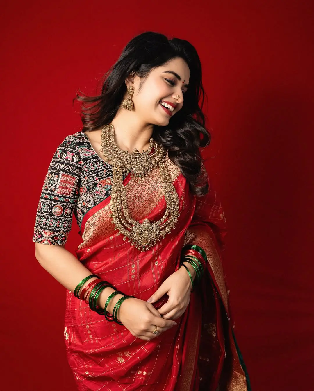 Priyanka Jain traditional photoshoot goes viral on social media (8)