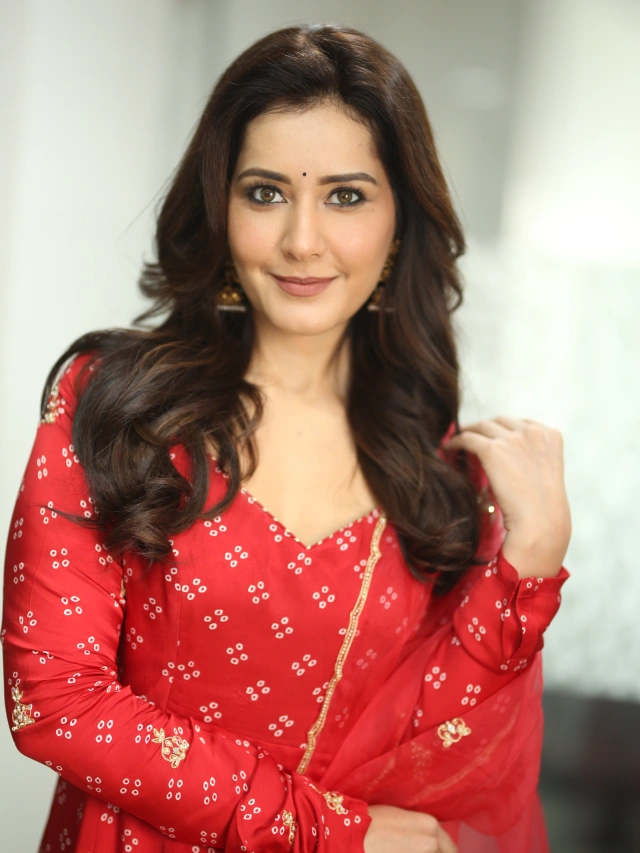 Raashii Khanna Simple Looks in Telusu Kada Movie Promotions