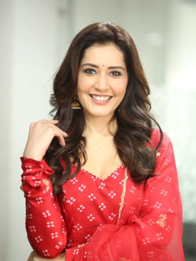 Raashii Khanna Simple Looks in Telusu Kada Movie Promotions