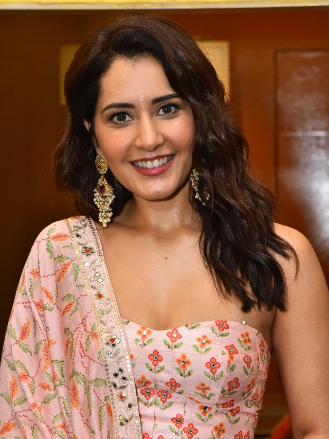Raashii Khanna Shines in Telusu Kada Trailer Launch Event