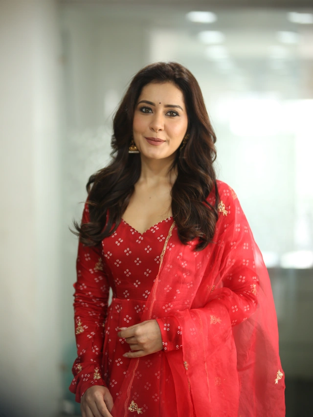 Raashii Khanna Simple Looks in Telusu Kada Movie Promotions