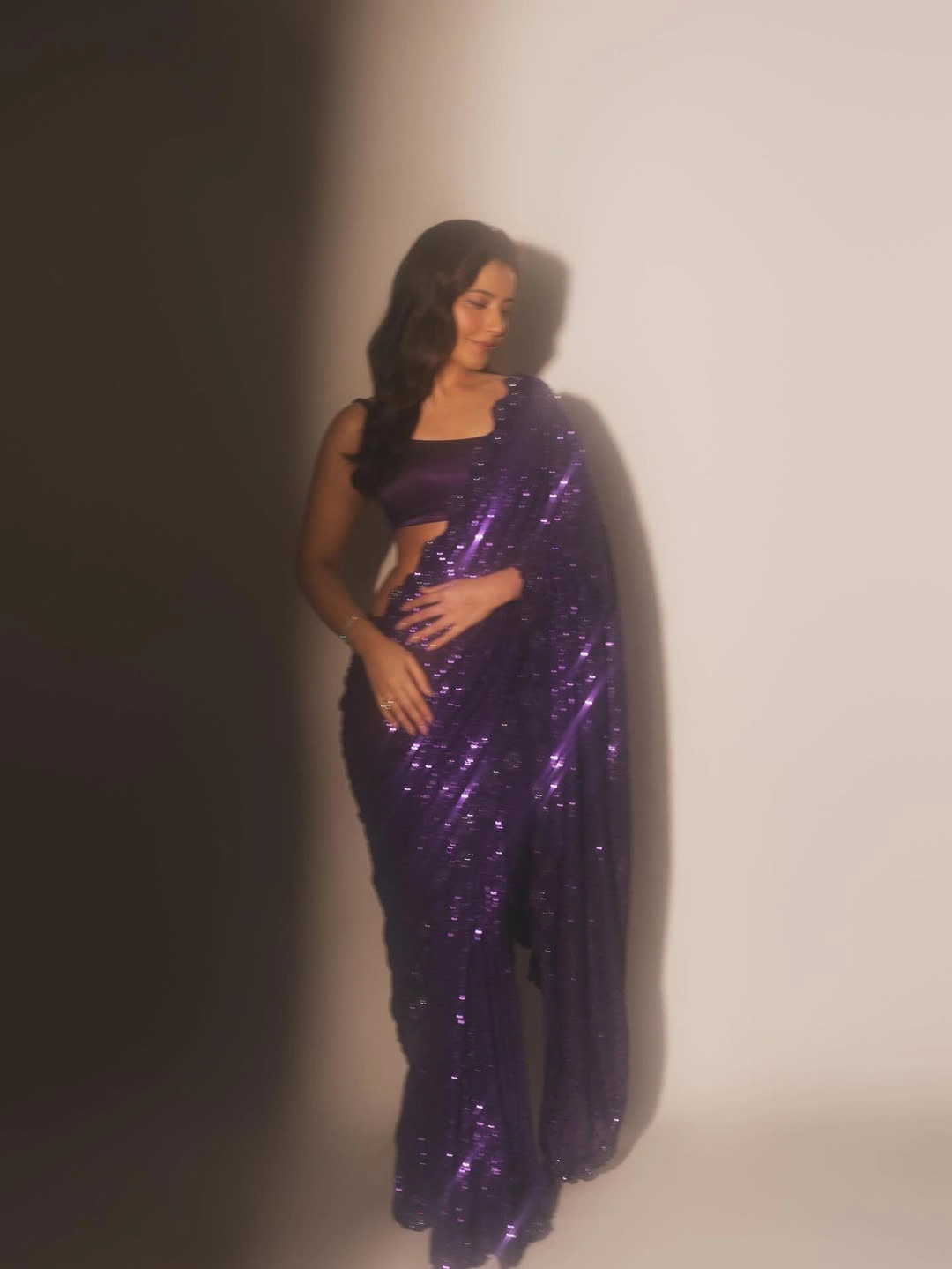 Raashii Khanna Charming Looks in Saree