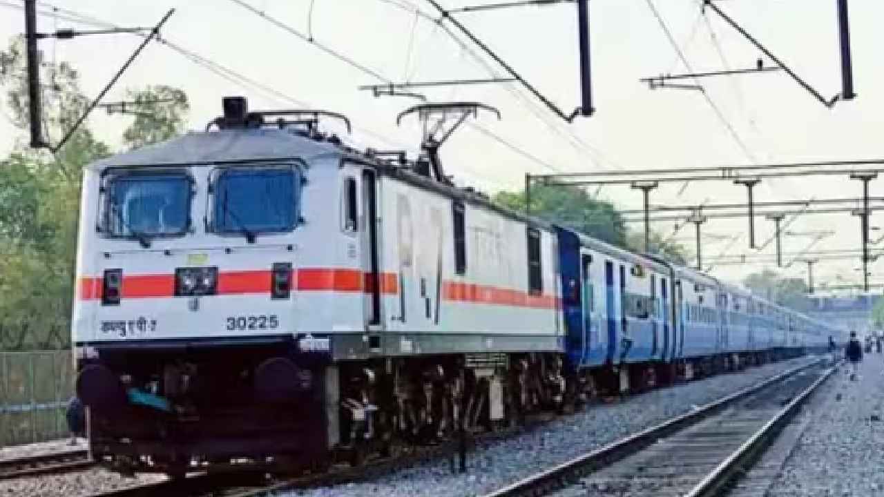 Railway Posts: టెన్త్, ఐటీఐ పాస్ అయితే చాలు.. రైల్వేలో పోస్టులు.. పూర్తి వివరాలు.. Railway Posts: టెన్త్, ఐటీఐ పాస్ అయితే చాలు.. రైల్వేలో పోస్టులు.. పూర్తి వివరాలు..
