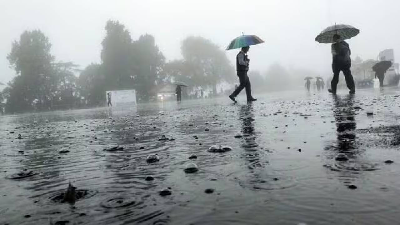 Cyclone Montha: ఏపీకి రెడ్ అలర్ట్.. ఈ నెల 30 వరకు తెలంగాణలోనూ కుమ్మేయనున్న వానలు.. ఈ జిల్లాల్లోనైతే.. Cyclone Montha: ఏపీకి రెడ్ అలర్ట్.. ఈ నెల 30 వరకు తెలంగాణలోనూ కుమ్మేయనున్న వానలు.. ఈ జిల్లాల్లోనైతే..