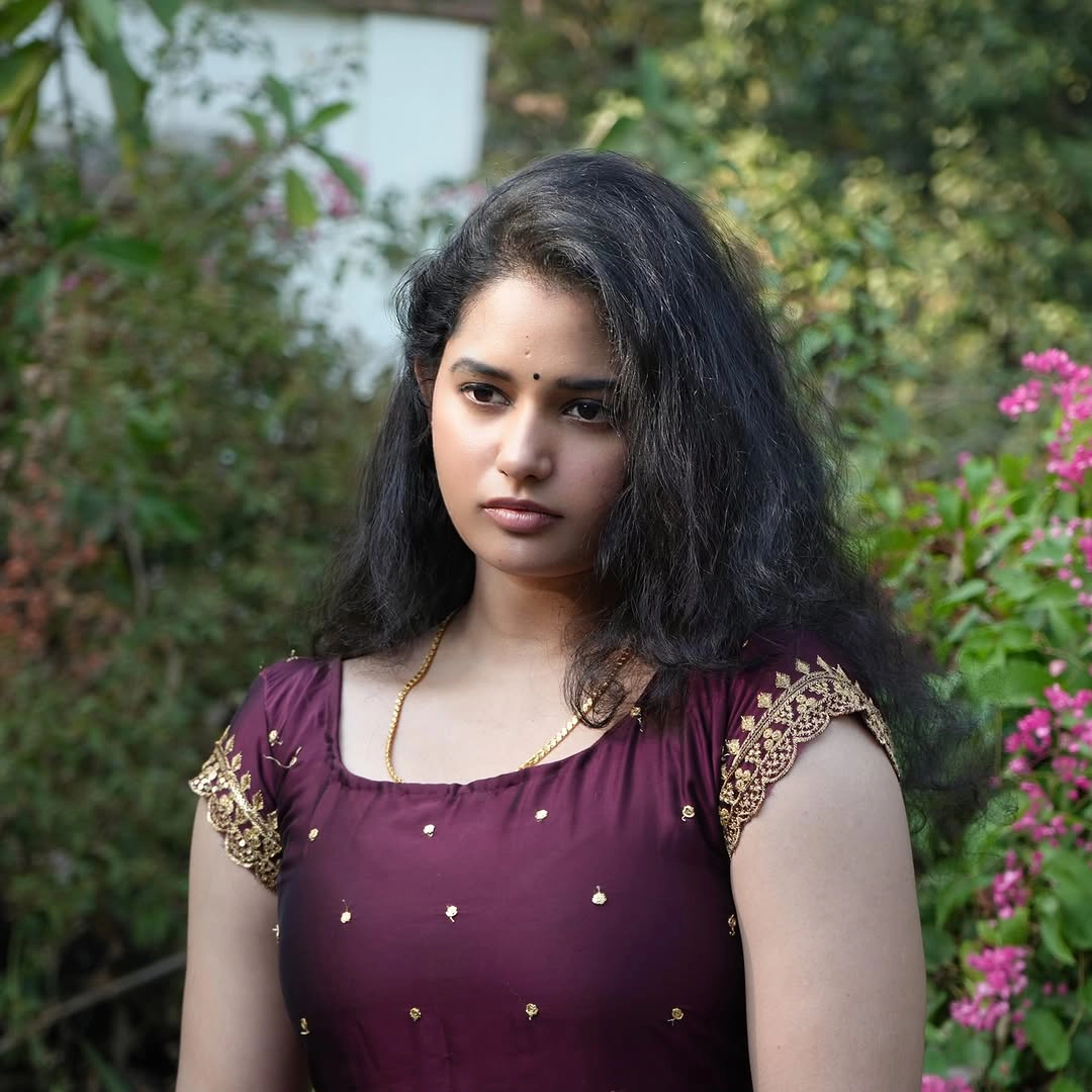 Social Media Fame Ramya Moksha Entry in Telugu Bigg Boss 9