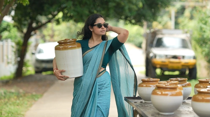 Social Media Fame Ramya Moksha Entry in Telugu Bigg Boss 9