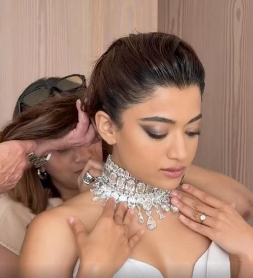 Rashmika Mandanna Mesmerizing Looks in Modern Dress