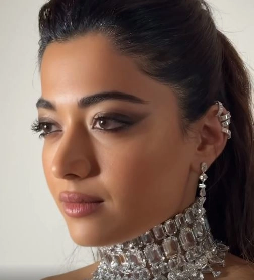 Rashmika Mandanna Mesmerizing Looks in Modern Dress