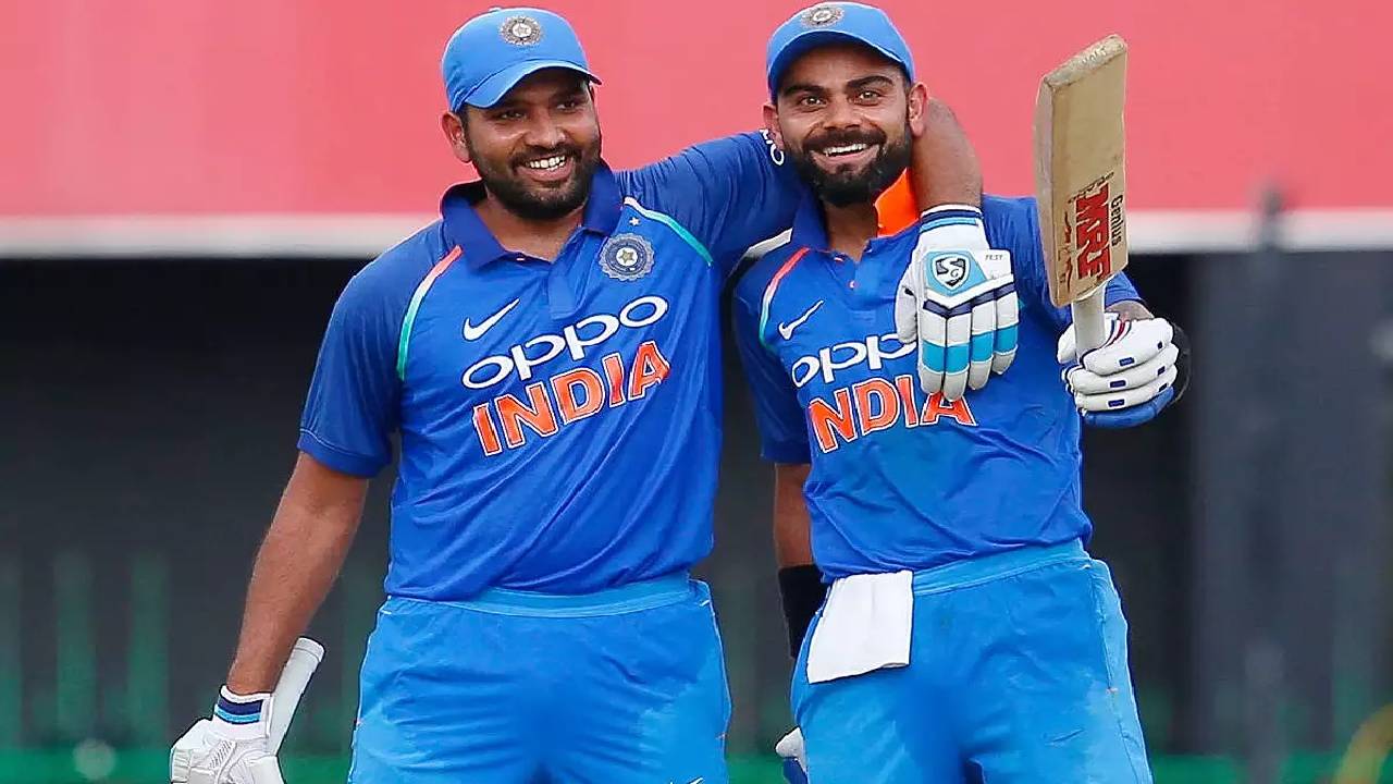 IND vs AUS: చాలా కాలం తర్వాత మైదానంలో రోహిత్, కోహ్లీని చూద్దామనుకుంటే.. అక్కడ వర్షం.. IND vs AUS: చాలా కాలం తర్వాత మైదానంలో రోహిత్, కోహ్లీని చూద్దామనుకుంటే.. అక్కడ వర్షం..