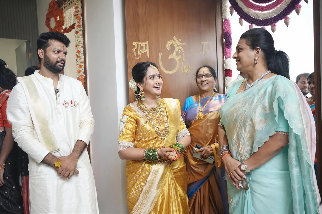 Roja Attends Anchor Lasya House Warming Ceremony