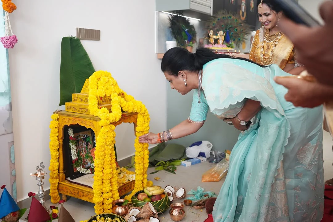 Roja Attends Anchor Lasya House Warming Ceremony