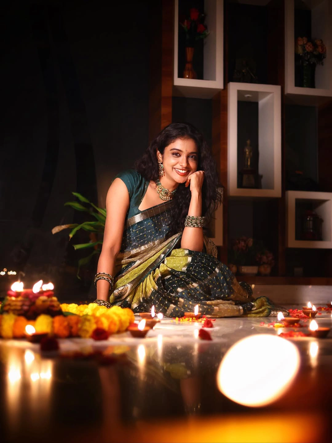 Roopa Koduvayur Shines in Saree on Diwali