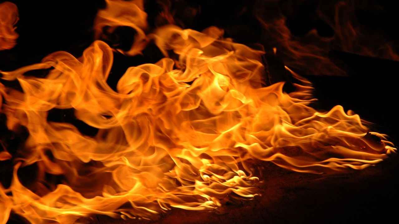 Fire In RTC Bus: ఆర్టీసీ బస్సులో మంటలు.. భయాందోళనలో ప్రయాణికులు.. Fire In RTC Bus: ఆర్టీసీ బస్సులో మంటలు.. భయాందోళనలో ప్రయాణికులు..