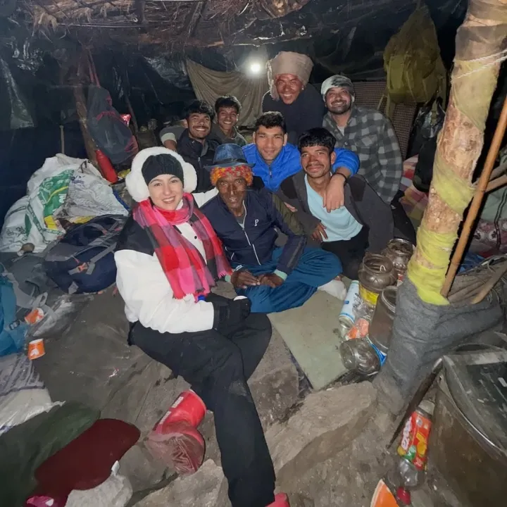Sara Ali Khan Kedarnath visited Photos