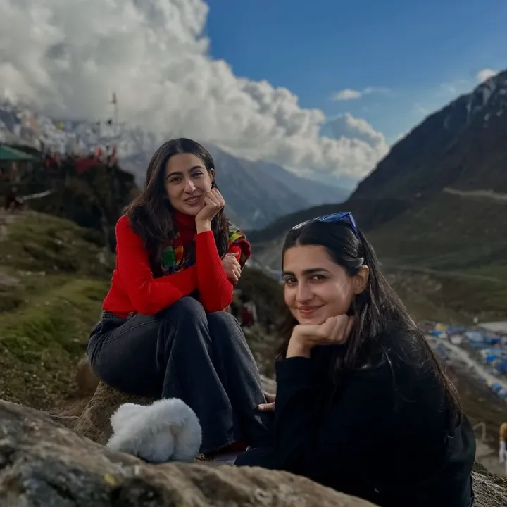 Sara Ali Khan Kedarnath visited Photos
