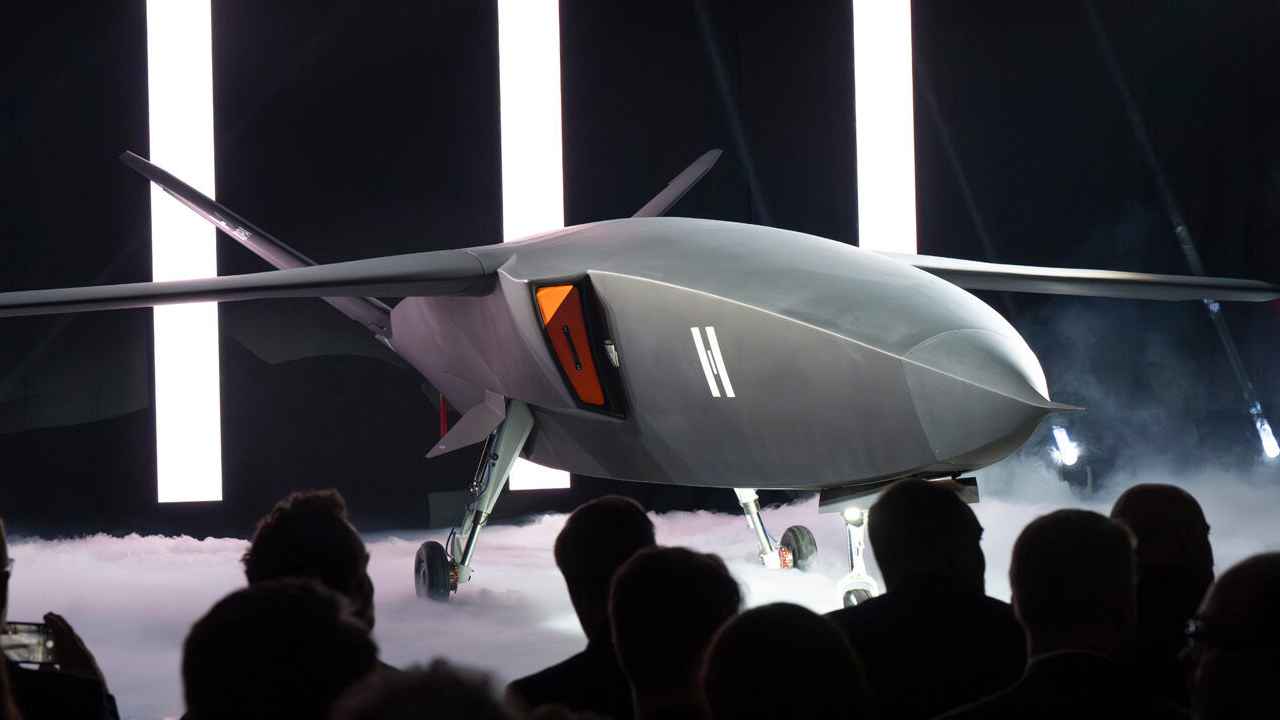 Self Flying AI Fighter Jet: వారెవ్వా.. ఇక పైలట్ల అవసరమే లేదు..! సెల్ఫ్ ఫ్లైయింగ్ AI ఫైటర్ జెట్ను అభివృద్ధి చేసిన దేశం.. అమెరికా, చైనా, ఇజ్రాయెల్ కాదు.. Self Flying AI Fighter Jet: వారెవ్వా.. ఇక పైలట్ల అవసరమే లేదు..! సెల్ఫ్ ఫ్లైయింగ్ AI ఫైటర్ జెట్ను అభివృద్ధి చేసిన దేశం.. అమెరికా, చైనా, ఇజ్రాయెల్ కాదు..