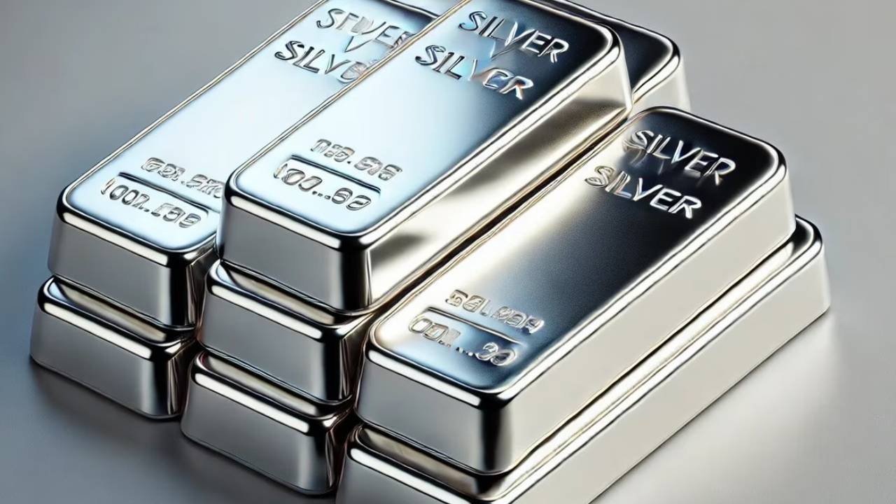 Silver Price : వెండి రేటు ఢమాల్.. వారం రోజుల్లో 18శాతం తగ్గింది.. మళ్లీ లక్ష దిగువకు చేరుతుందా..? నిపుణులు ఏం చెప్పారంటే? Silver Price : వెండి రేటు ఢమాల్.. వారం రోజుల్లో 18శాతం తగ్గింది.. మళ్లీ లక్ష దిగువకు చేరుతుందా..? నిపుణులు ఏం చెప్పారంటే?