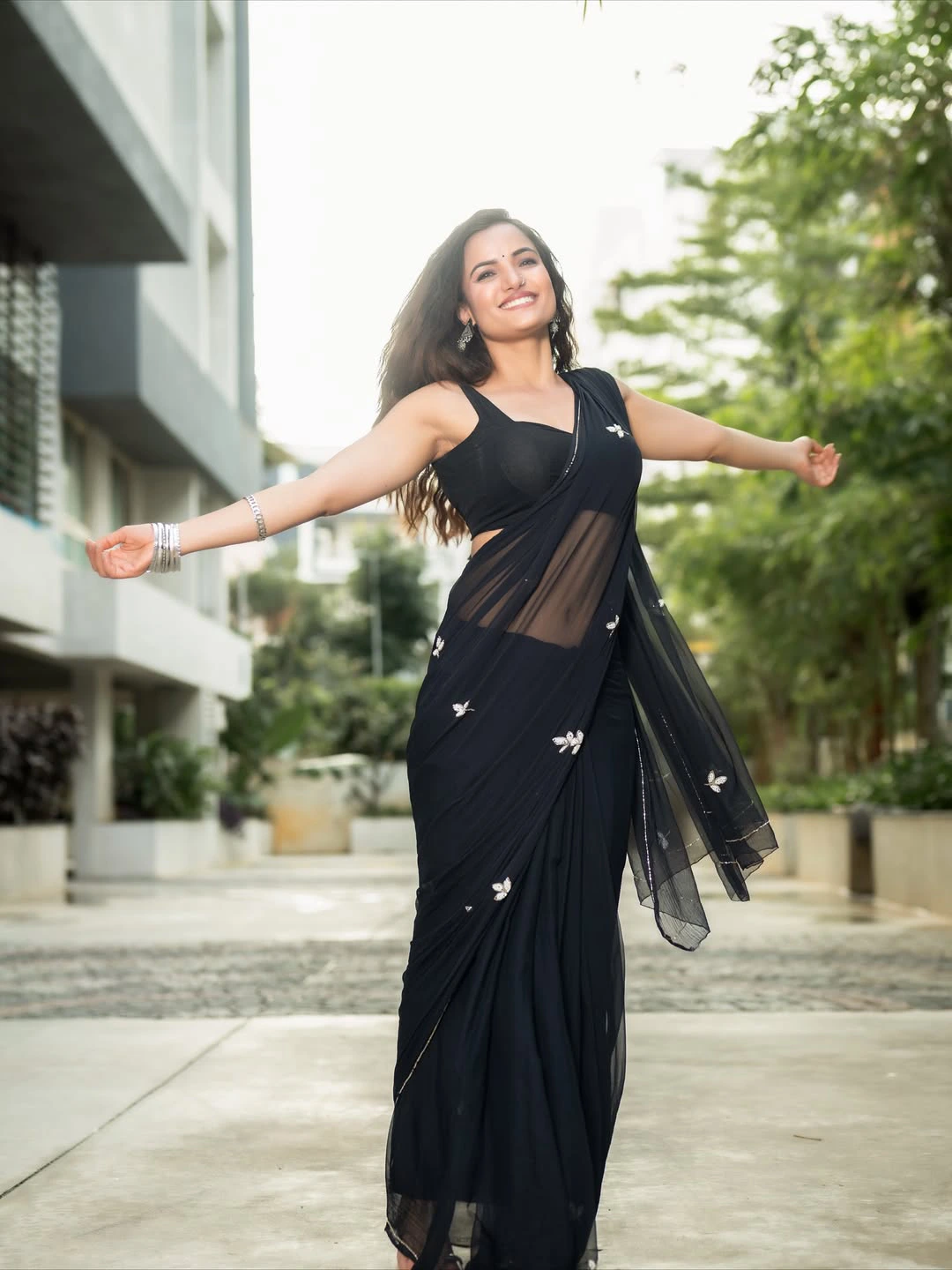 Siri Hanumanthu Stunning Looks in Black Saree