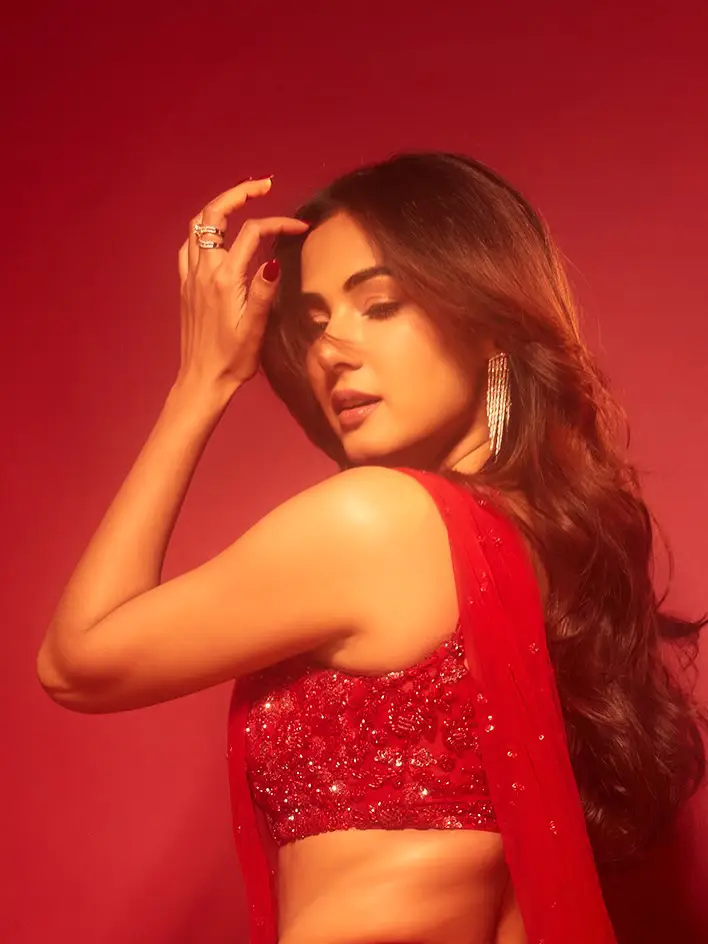 Sonal chauhan latest photoshoot goes viral on social media (12)