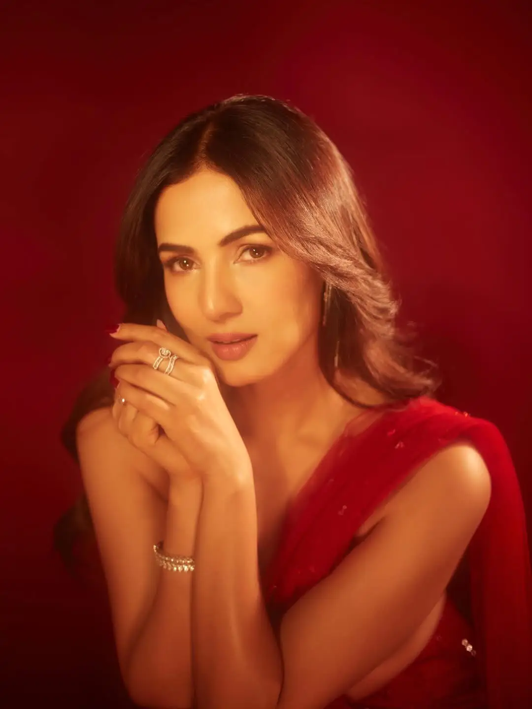 Sonal chauhan latest photoshoot goes viral on social media (7)