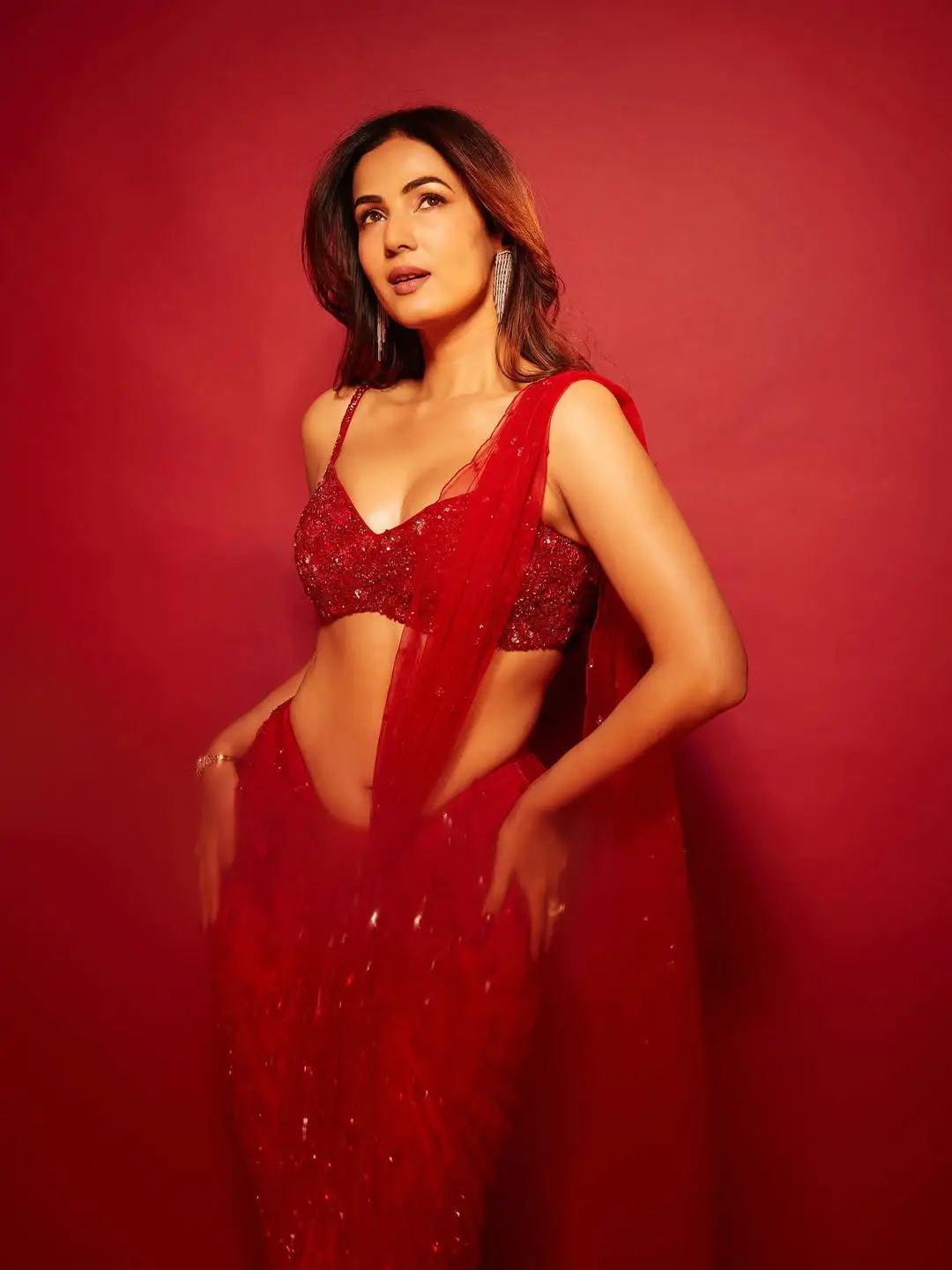 Sonal chauhan latest photoshoot goes viral on social media (8)