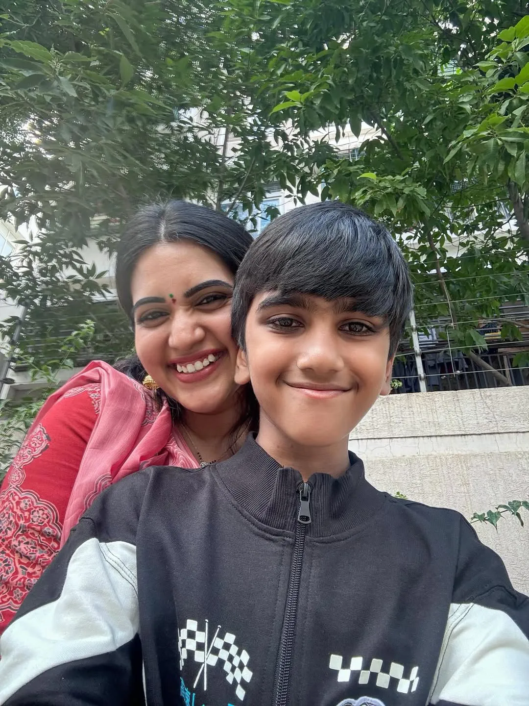 Sravanthi Chokarapu Photos with her Son