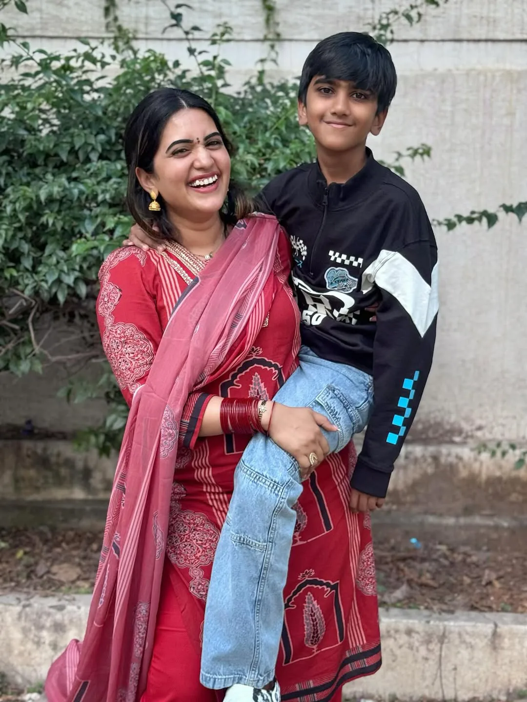 Sravanthi Chokarapu Photos with her Son