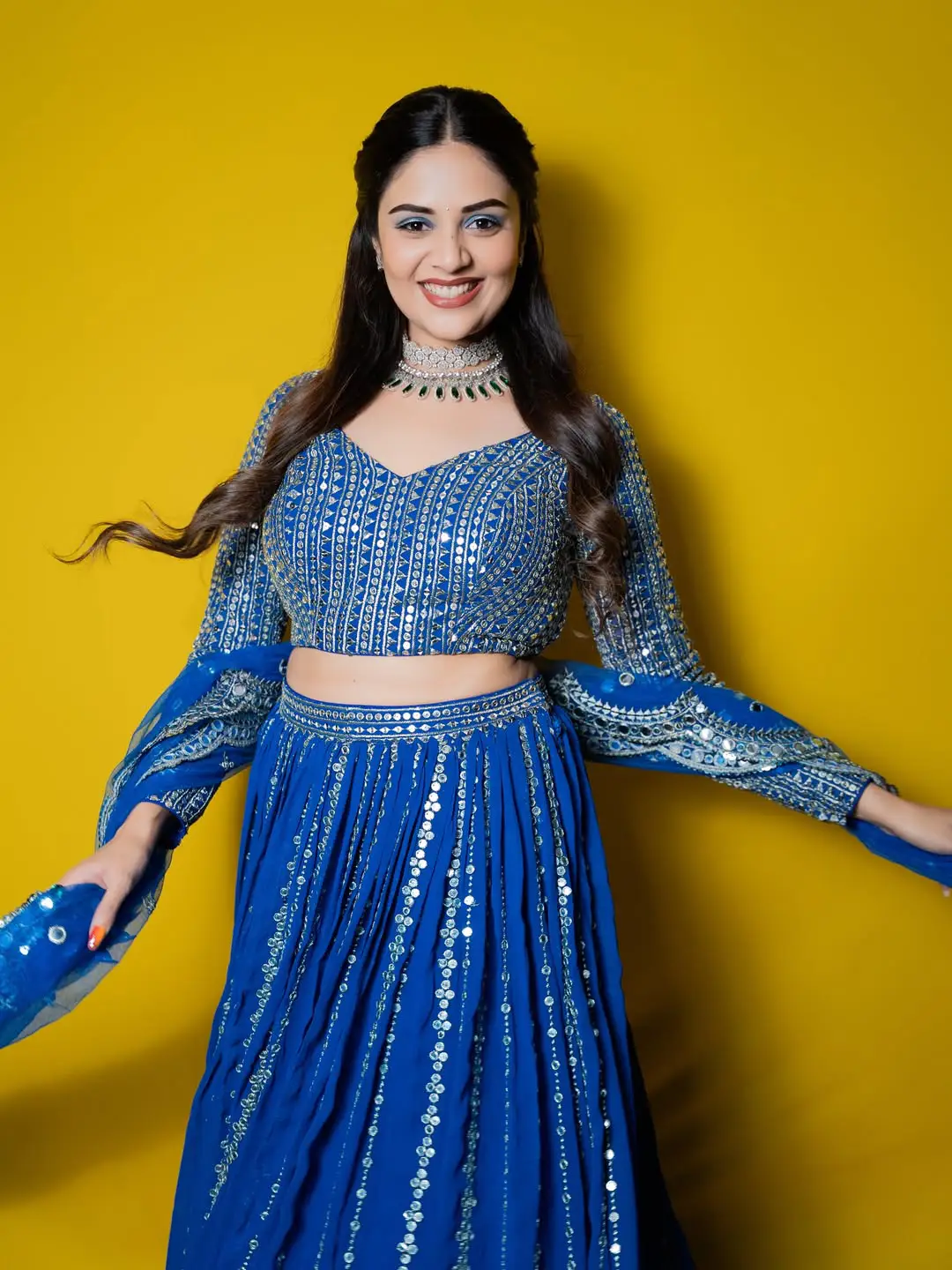 Sreemukhi latest photoshoot goes viral on social media