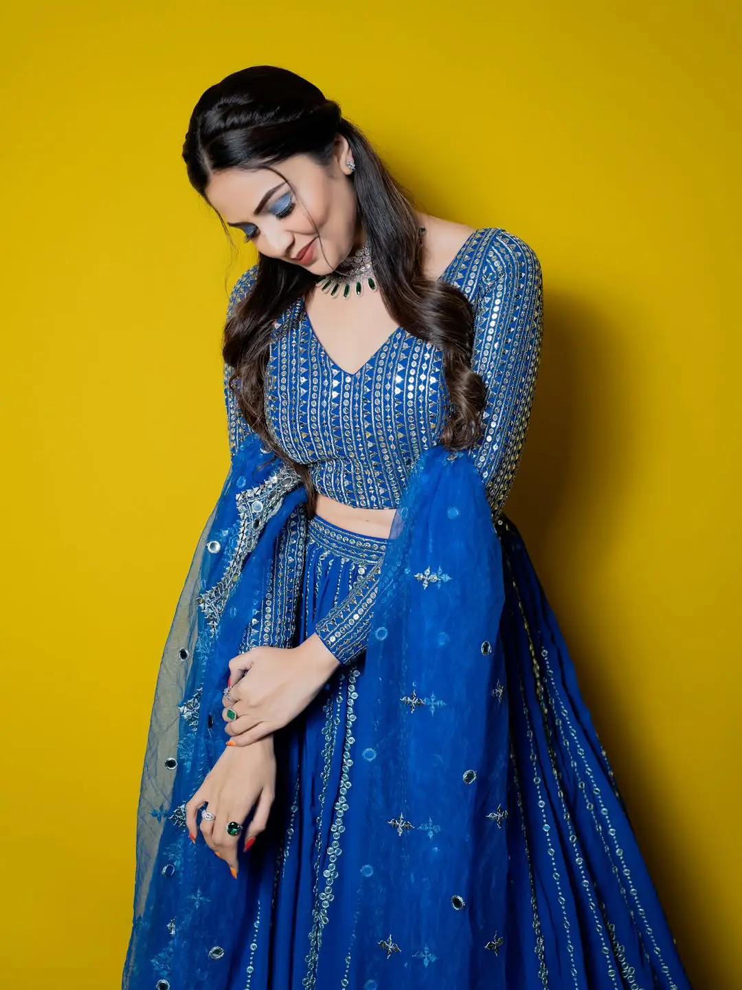 Sreemukhi latest photoshoot goes viral on social media