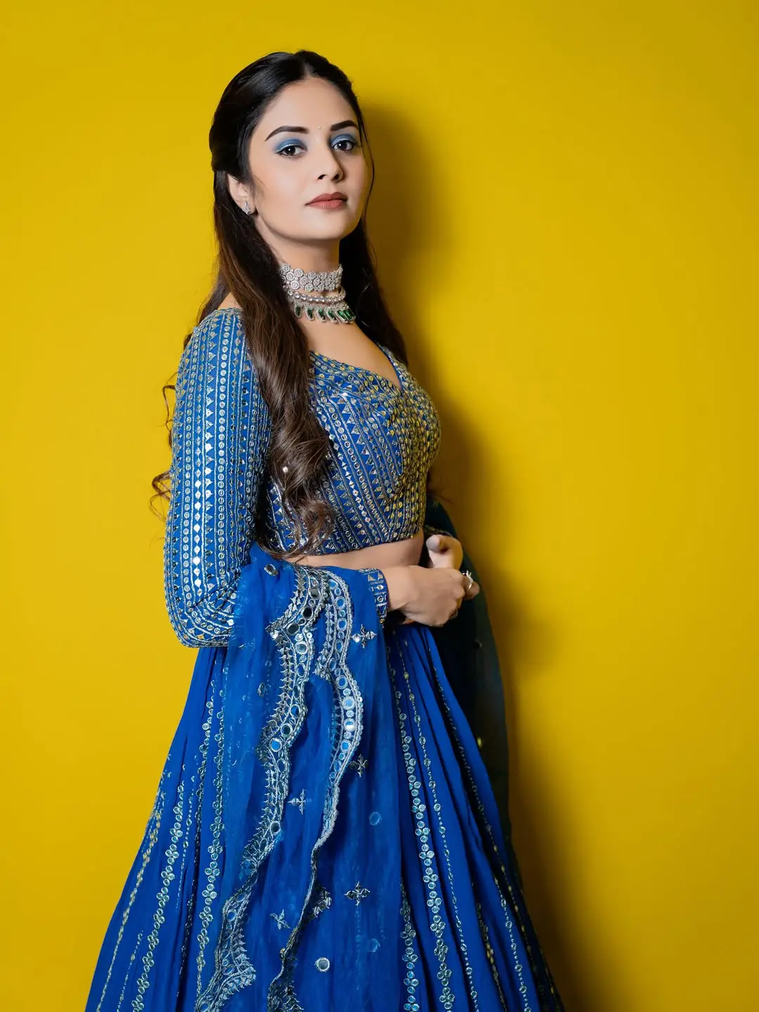 Sreemukhi latest photoshoot goes viral on social media